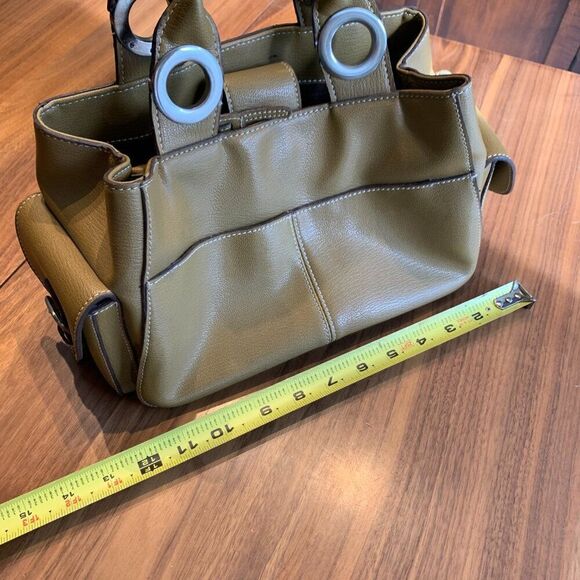 Emilie M purse, handbag, vegan leather, multiple pockets, holds iphone, EUC - Picture 3 of 16